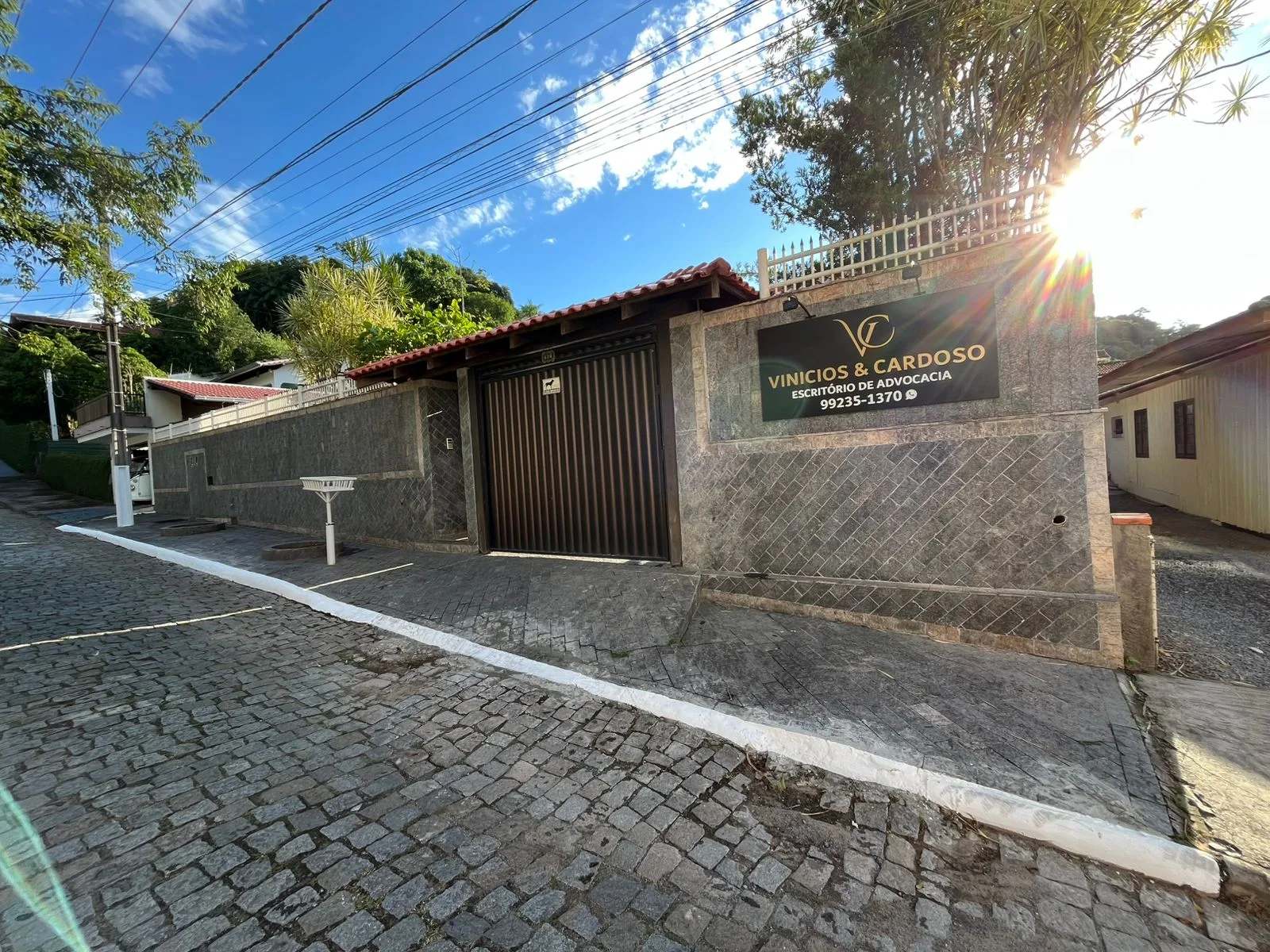 Fachada do escritório Vinicios & Cardoso em Blumenau